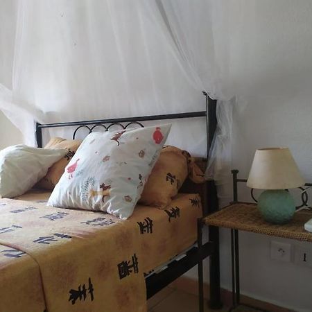 Charmant Appartement En Bord De Mer Avec Piscine Gourbeyre Esterno foto